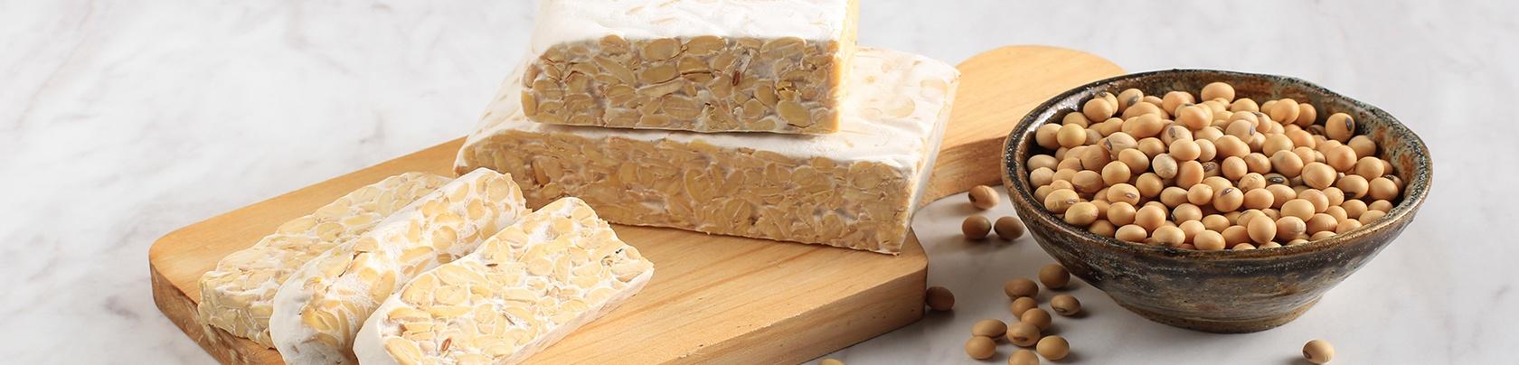 Cos'è il tempeh, le sue proprietà e 3 modi di cucinarlo a casa