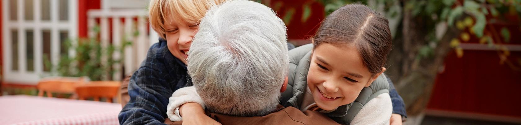 10 Regali per la festa dei nonni​: idee per sorprenderli 