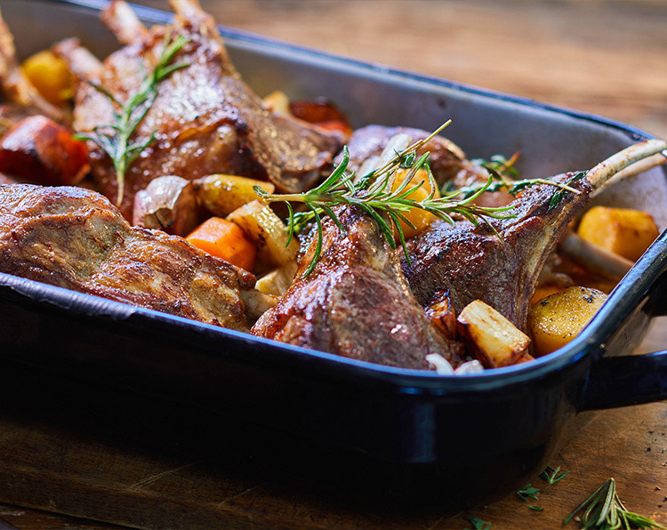 La ricetta dell’agnello al forno con patate