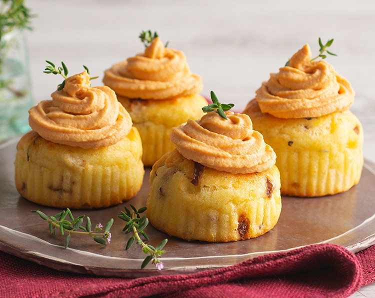 Ricetta dei mini muffin alla cipolla rossa con paté Rio Mare salmone rosa 