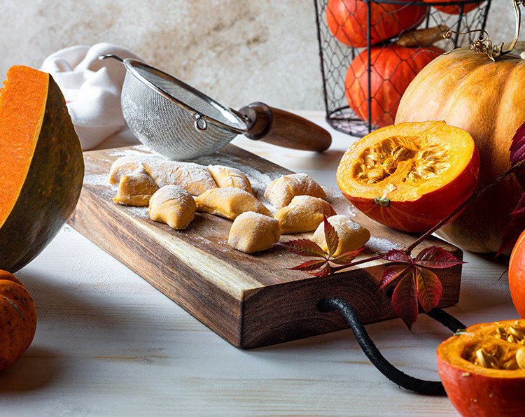 La ricetta degli gnocchi di zucca per un primo autunnale e delicato