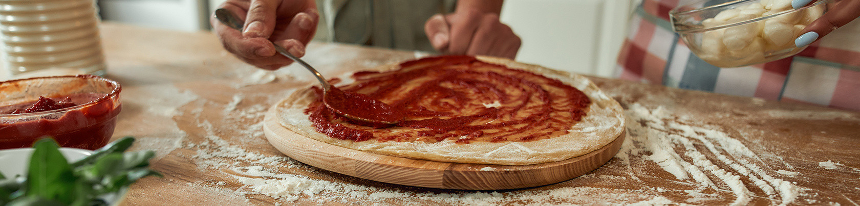 Come fare la pizza in casa: la guida completa