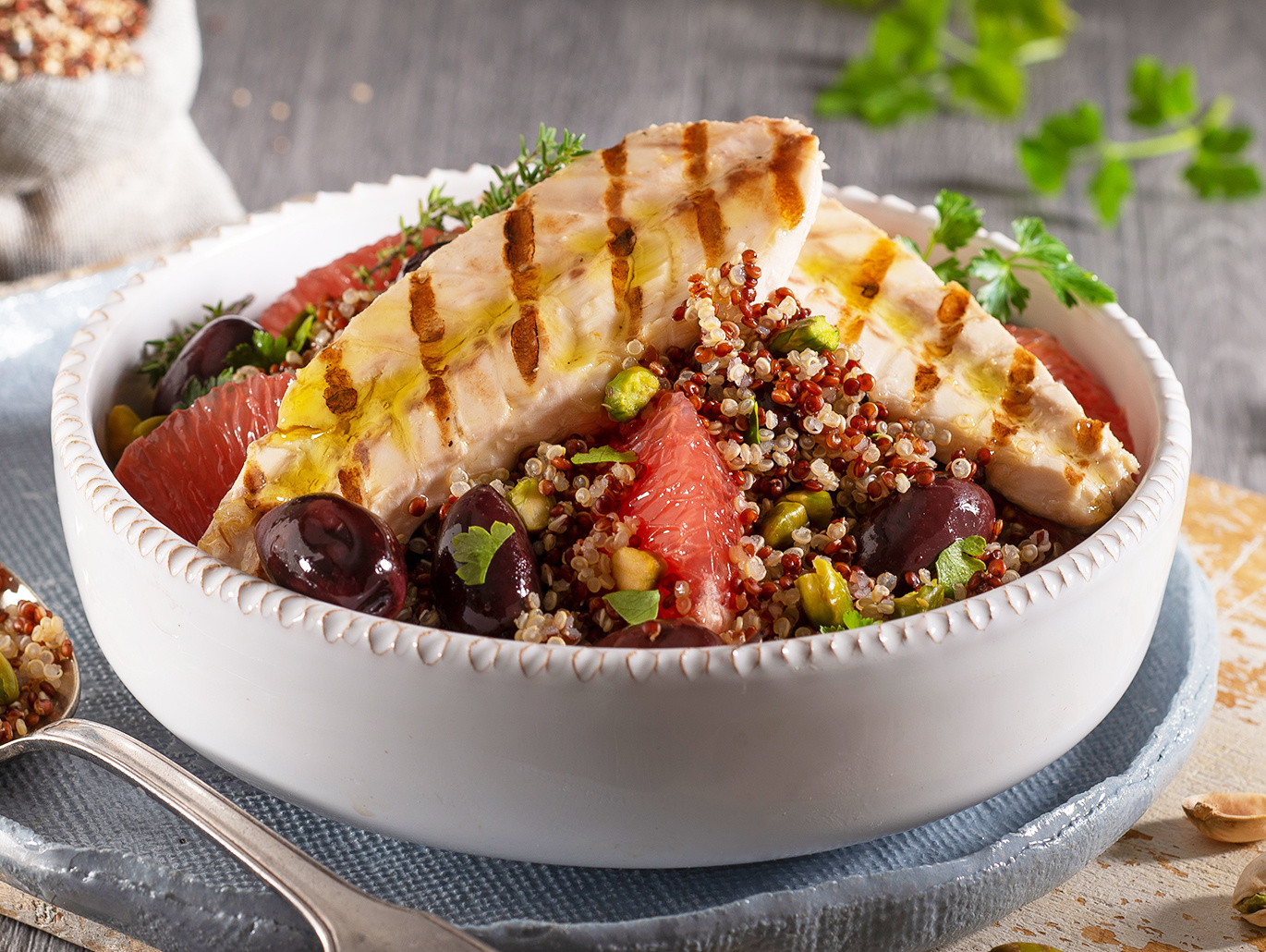 Ricetta dell'insalata di sgombro, quinoa e pompelmo