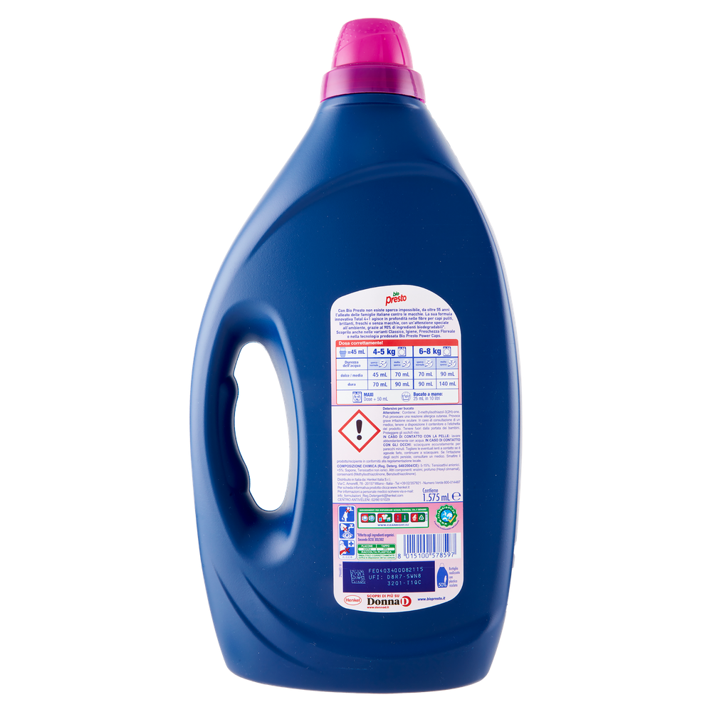 Bottiglia di plastica contenitore detersivo su sfondo blu
