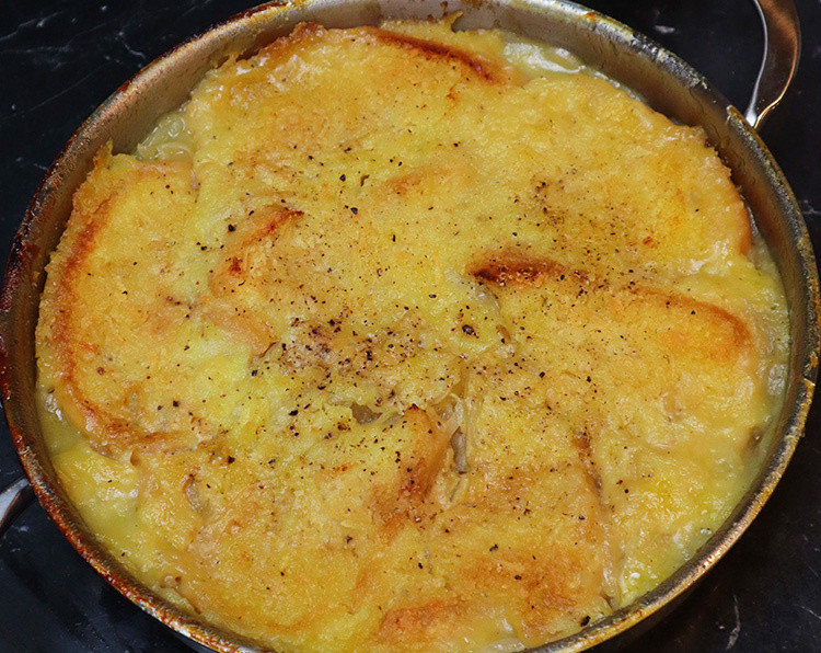 Zuppa di cipolle gratinate