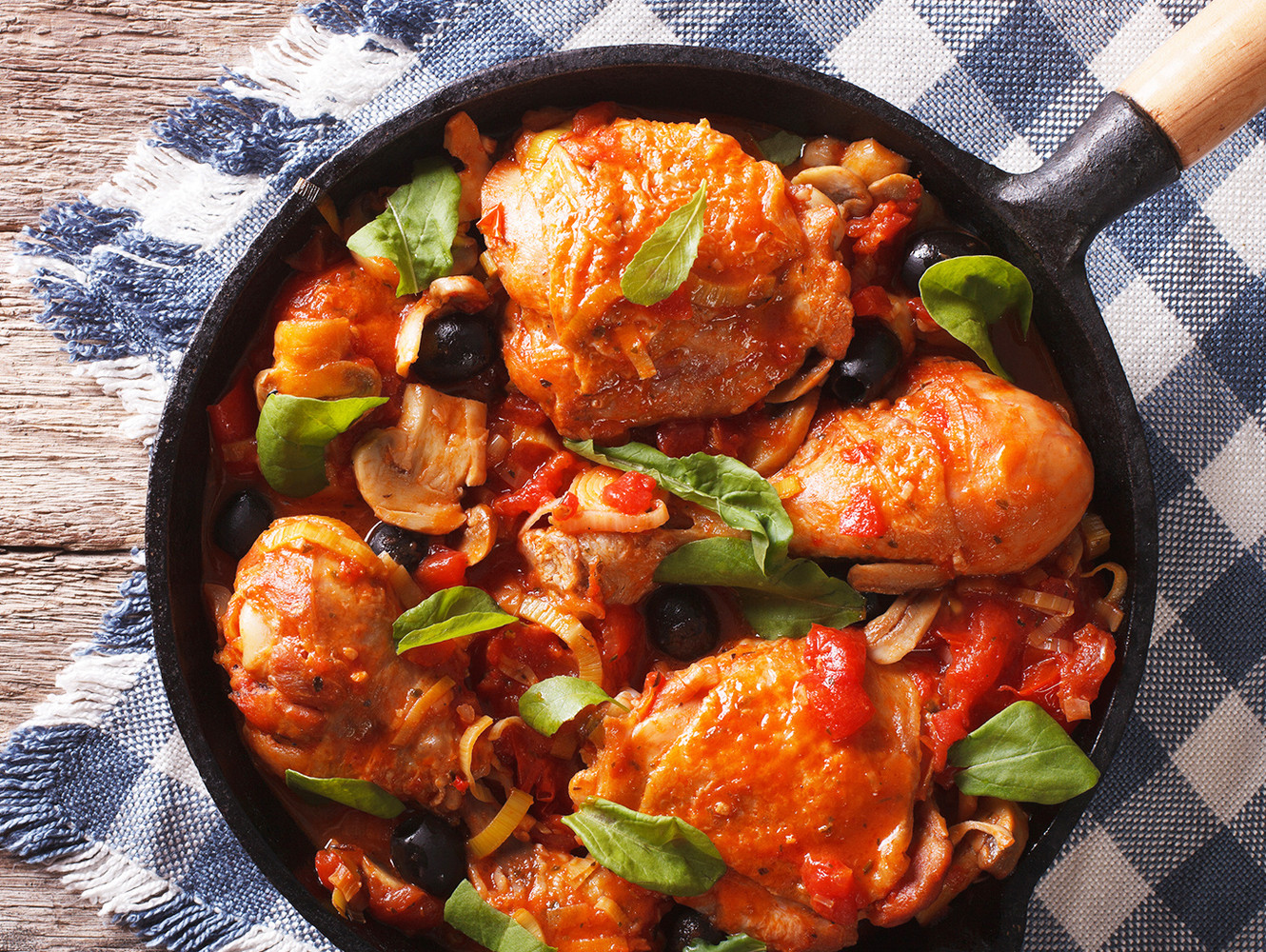Ricetta pollo alla cacciatora: ingredienti e procedimento