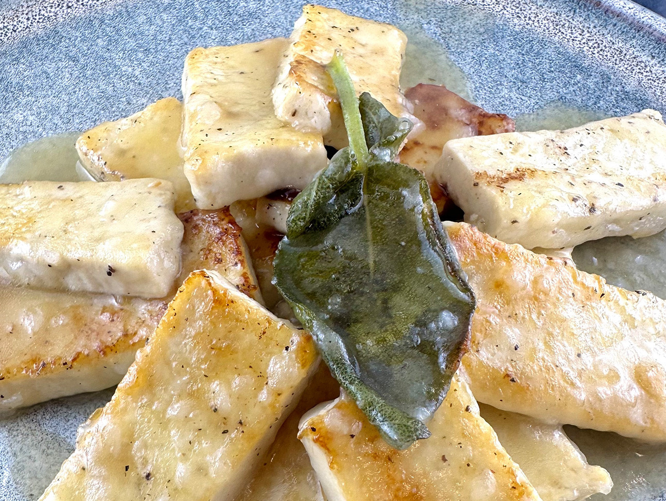 Scaloppine di tofu al vino bianco
