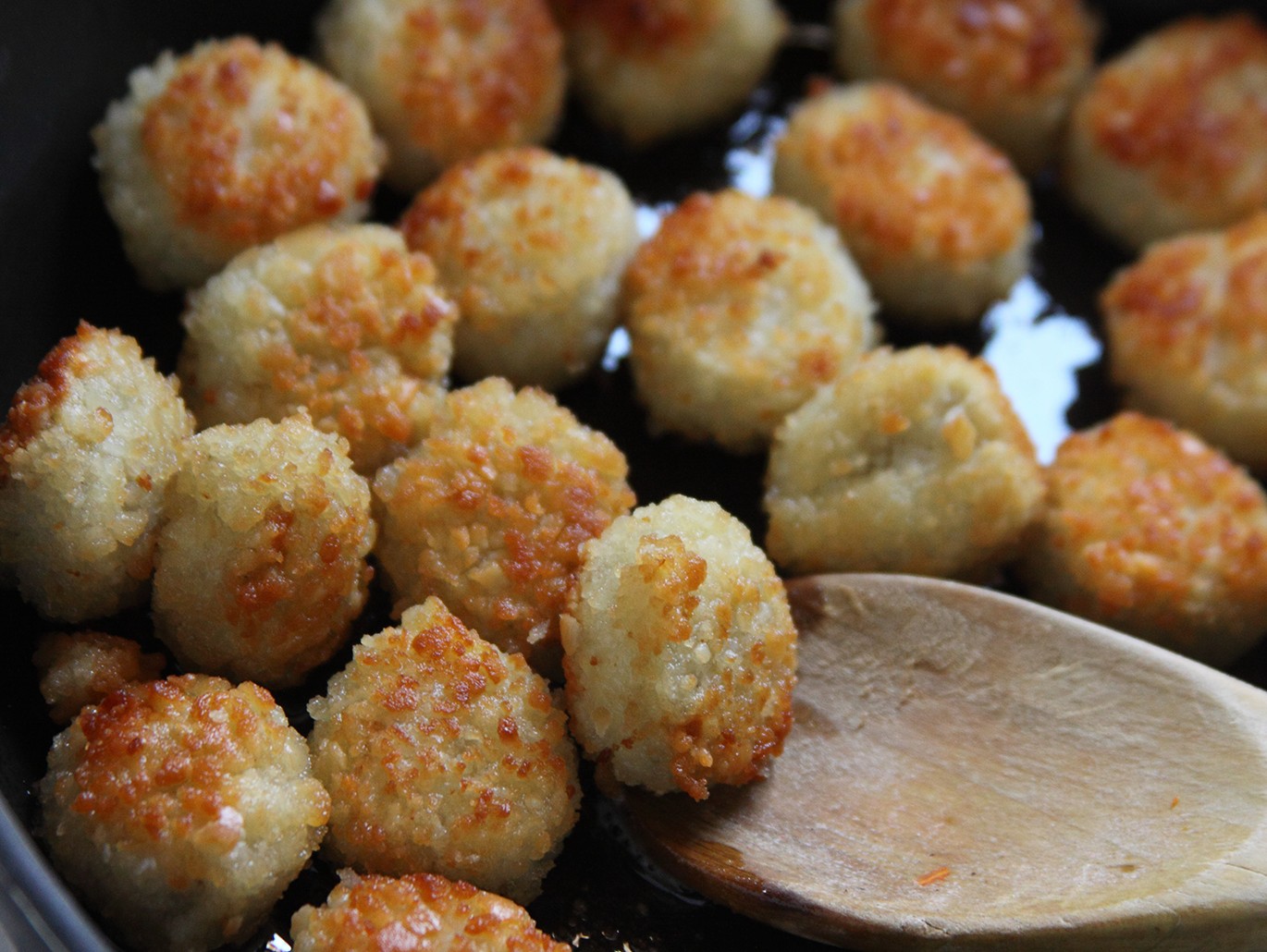 Crocchette con salsa Skordalia e pinzimonio