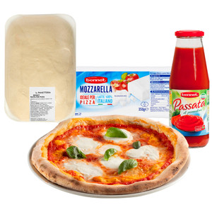 Pasta per pizza, passata di pomodoro e mozzarella - Foto 1