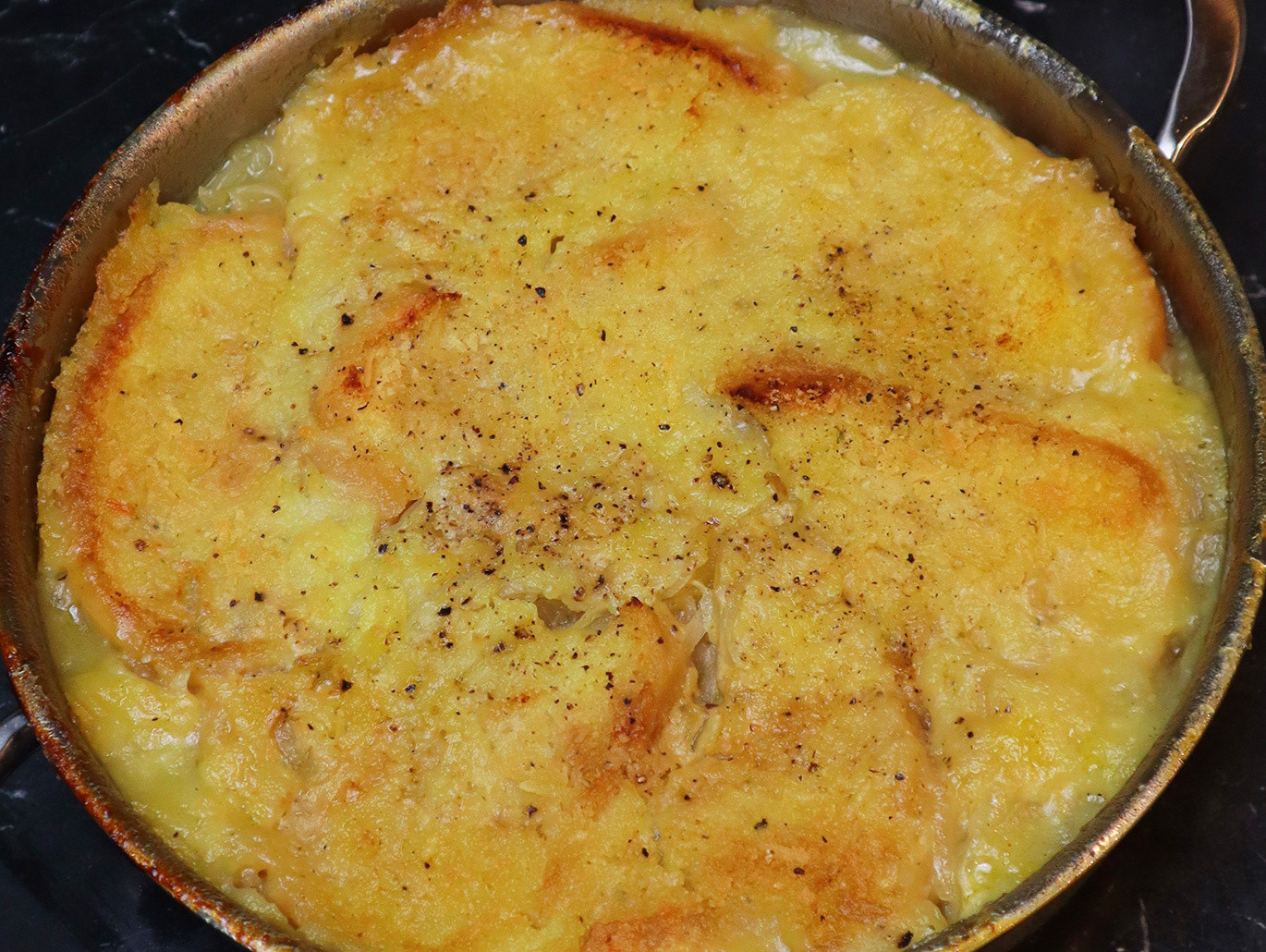 Zuppa di cipolle gratinate